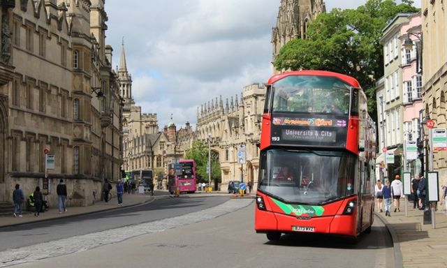 Tham quan thành phố Oxford Hop-On, Hop-Off với vé vào Tháp Carfax + 2 chuyến đi bộ